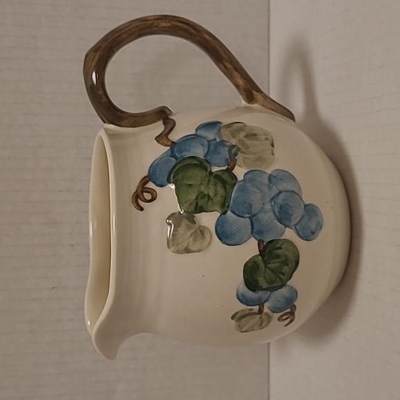 Vintage Metlox Poppytrail Large Creamer with Blue Grapes - Picture 15 of 16